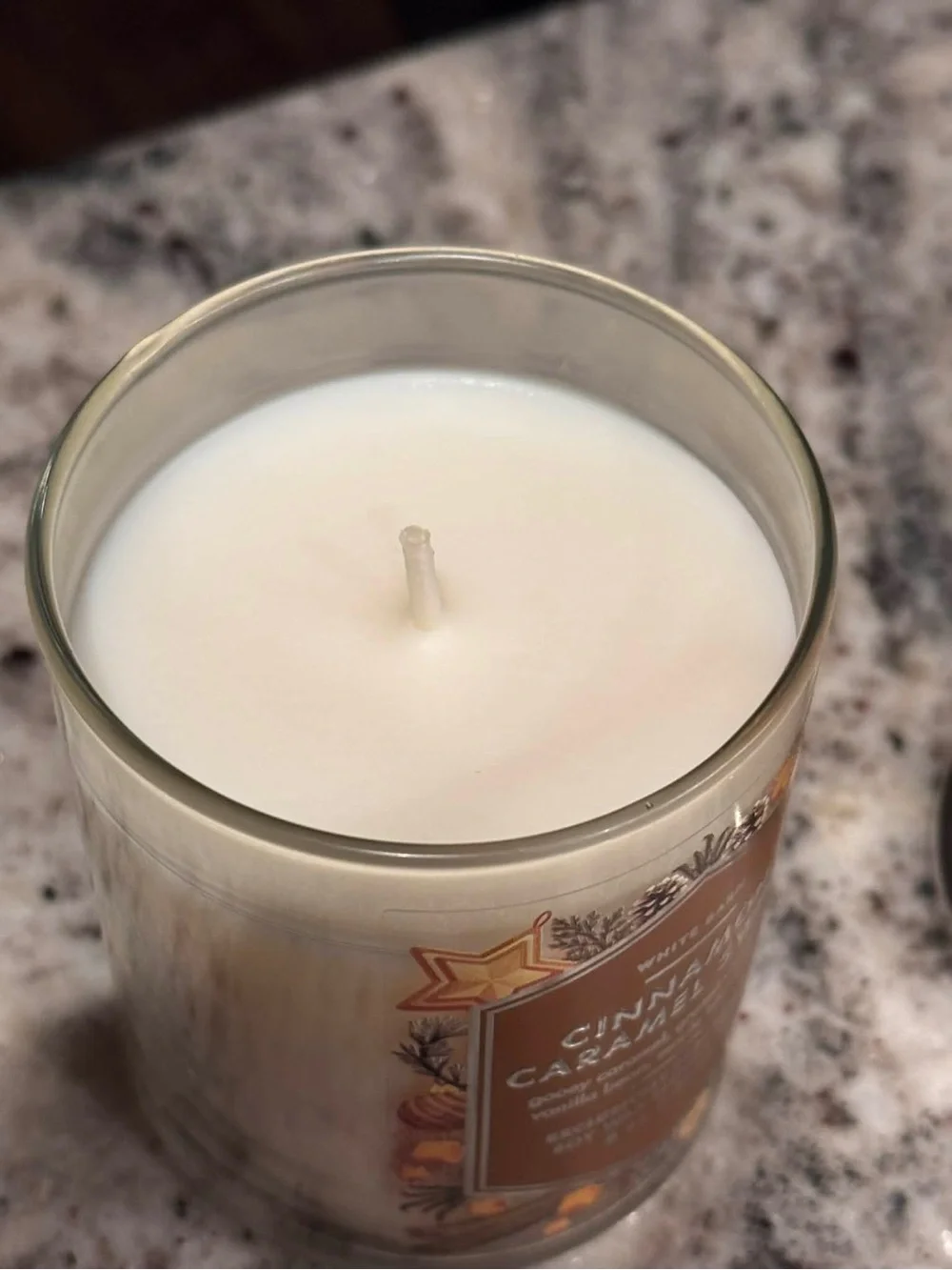 White Barn Cinnamon Caramel Swirl Candle - Cream & Brown - Picture 3 of 4